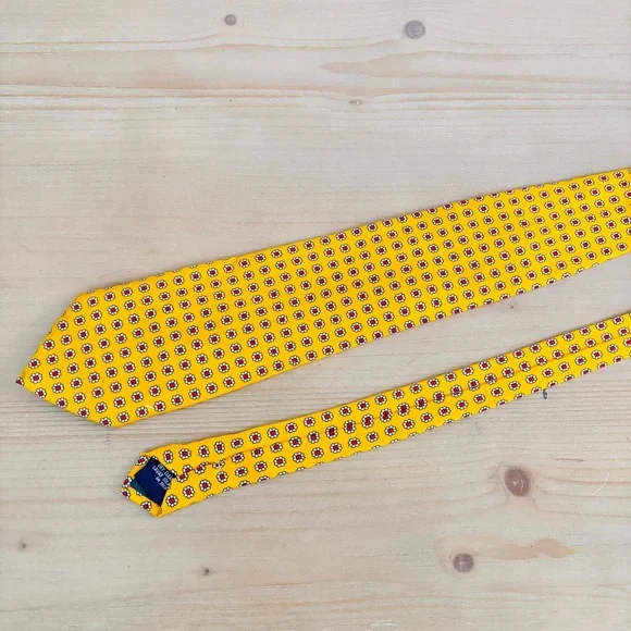 Hunt Club Men’s Yellow Floral Silk TieMade in Italy